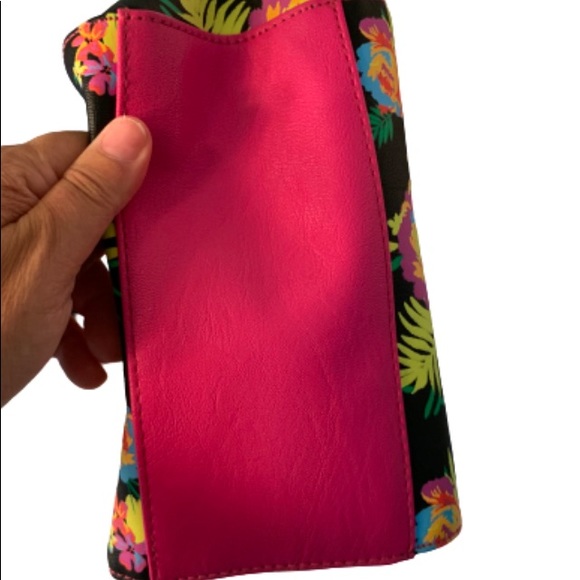 Betsey Johnson Floral Convertible Bag. - Picture 5 of 8